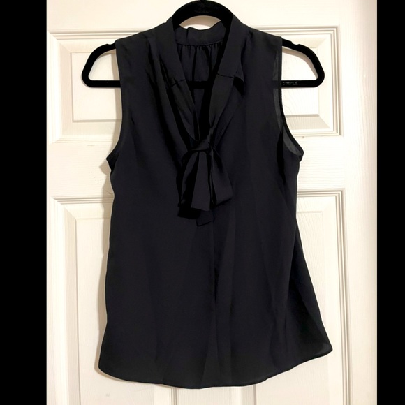 H&M Tops - H&M Tie Front Sleeveless Blouse